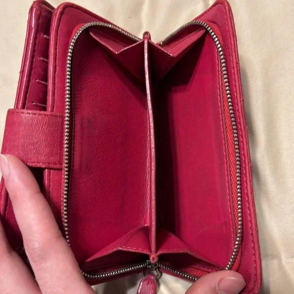 CHANEL • CC French Lambskin Wallet (RARE COLOR) - Picture 4 of 12